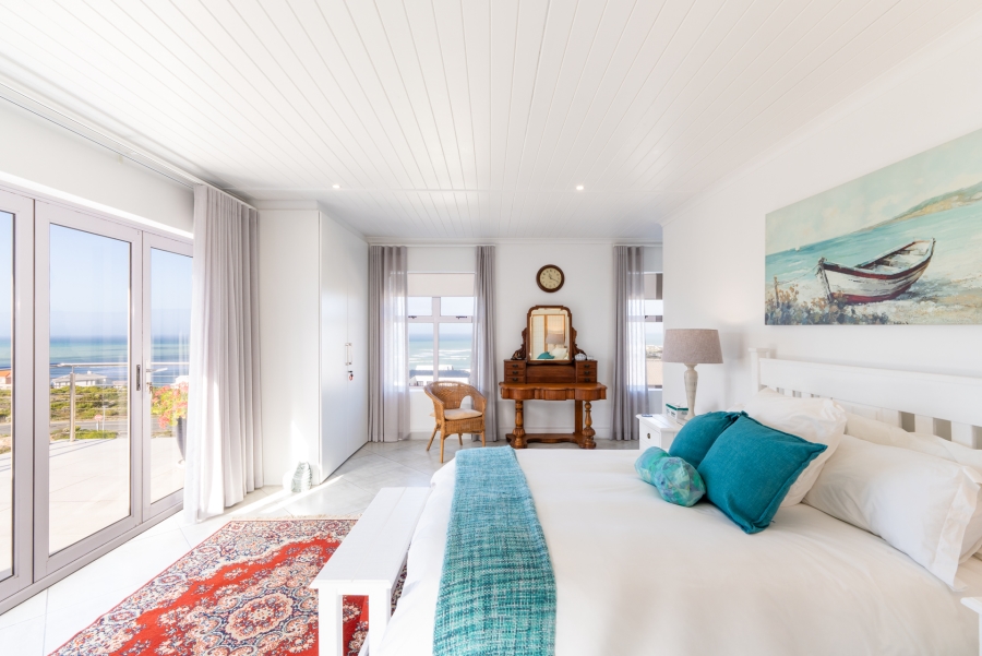 4 Bedroom Property for Sale in Oceanview Heights Western Cape